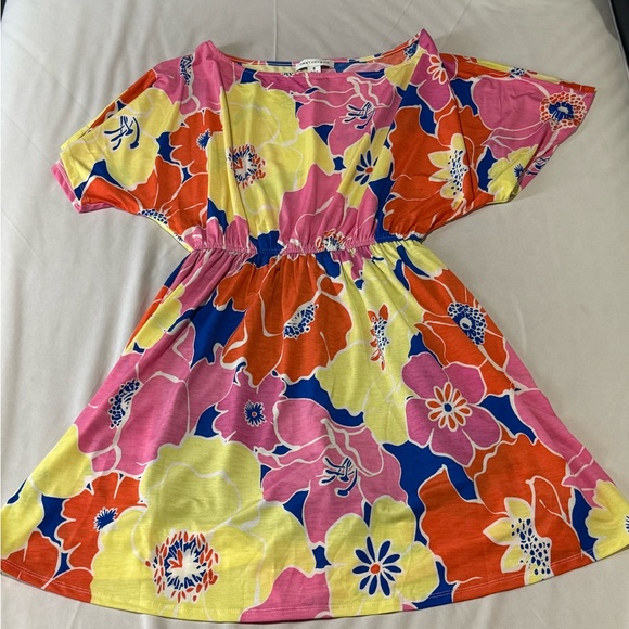 S Floral Multicolor Dress with shorts! 🐣 - Picture 2 of 8